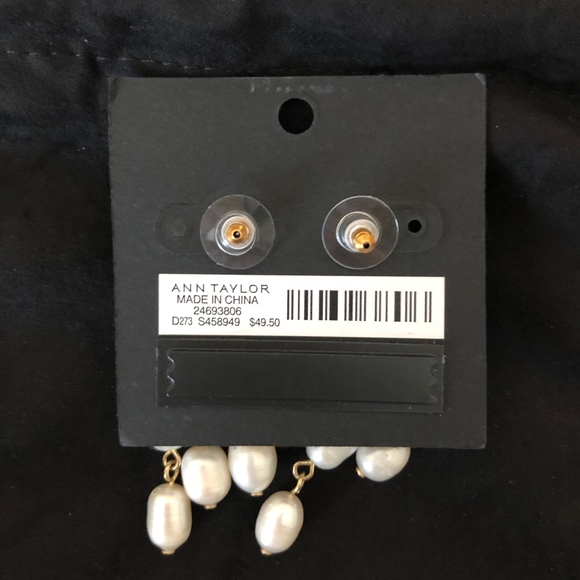 *HP* NWT! Ann Taylor Chandelier Statement Earrings - Picture 6 of 6